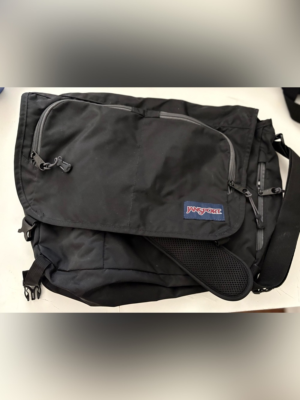 Jansport Black Laptop Messenger Bag with Padded Shoulder Strap - Picture 4 of 4